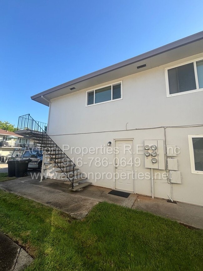 Building Photo - 303 Harding Blvd