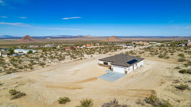 Building Photo - 10096 Glen Rd