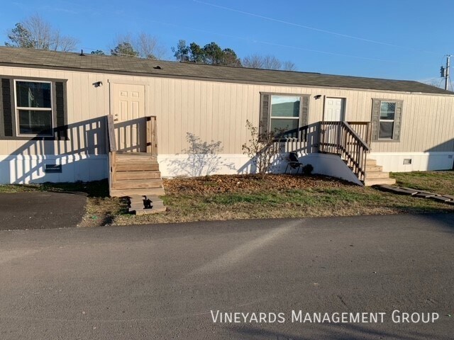 Building Photo - Home available! Apply now!