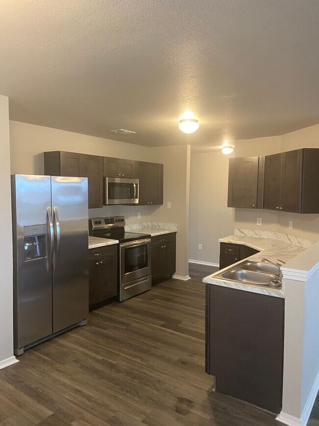 Foto del edificio - *St Patrick's Day Deal!* Three Bedroom | T...