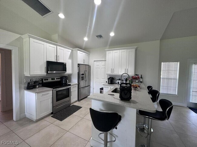 Foto del edificio - 1210 SW 10th Terrace