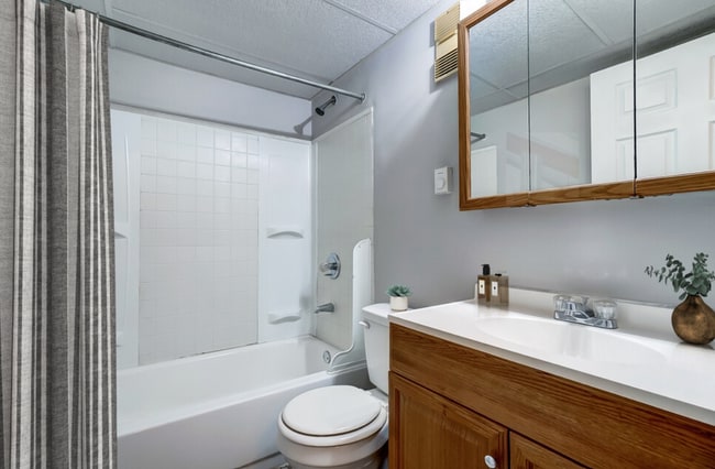 Foto del edificio - Meadowbrook Apartments