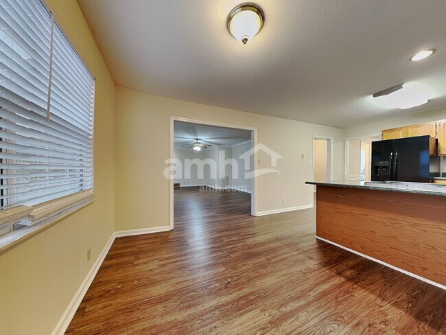 Foto del edificio - 1112 Oak Haven Rd