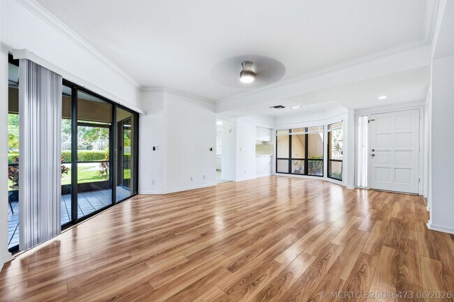 Foto del edificio - 101 Waterview Dr