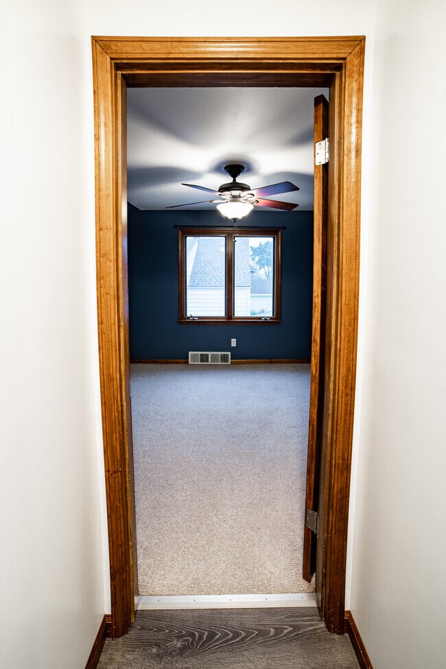 Building Photo - 29 Ellwood Ave