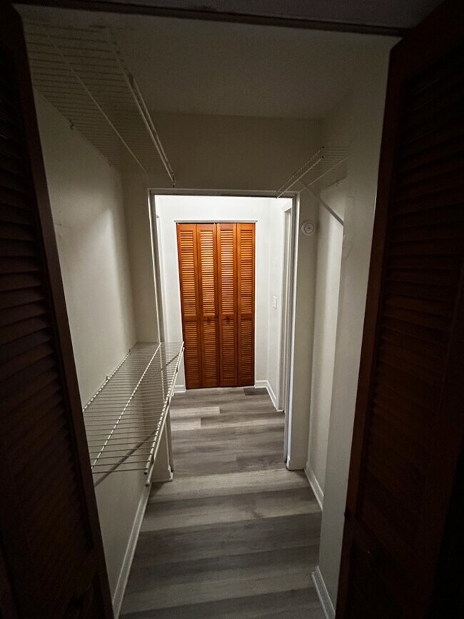 Foto del edificio - 85 Debarry Ave