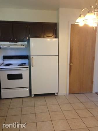 Building Photo - 3409 Stonegate Dr