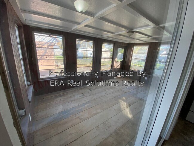 Building Photo - 2844 Addison Dr