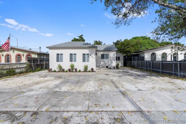 Foto del edificio - 865 SE 12th St