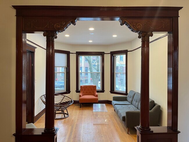 Foto del edificio - 1054 N Leavitt St
