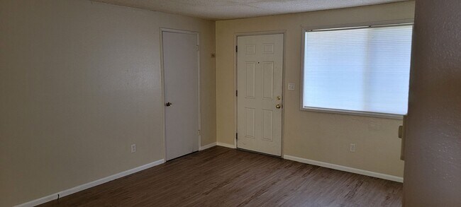 Foto del edificio - CUTE SINGLE LEVEL DUPLEX - CASCADE PARK