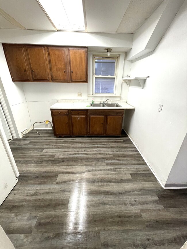 Building Photo - 2603 East Ave