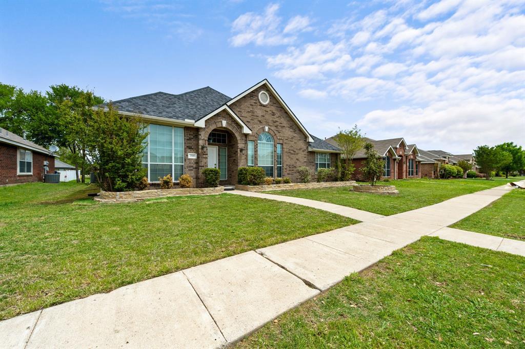 Foto del edificio - 3205 Hamlett Ln