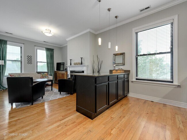Foto del edificio - 1658 W Wabansia Ave