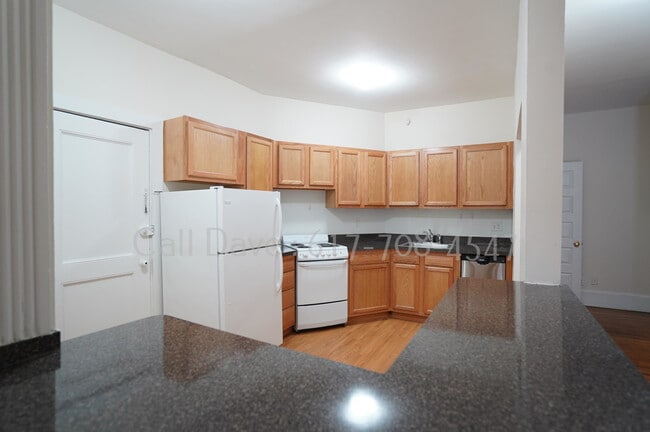 Building Photo - 1589 Beacon St