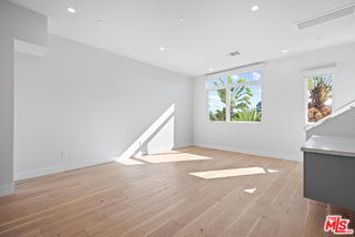 Building Photo - 3232 S Barrington Ave