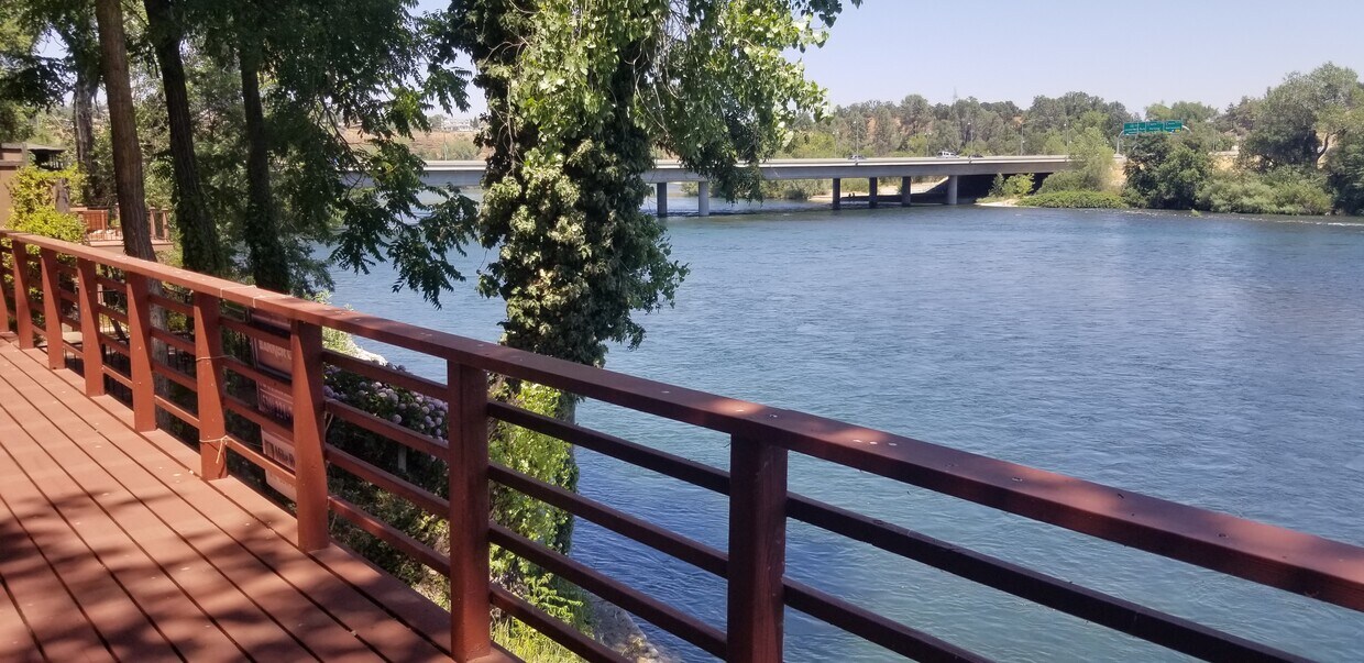 139 Village Dr Unit 139, Redding, CA 96001 Condo for Rent in Redding