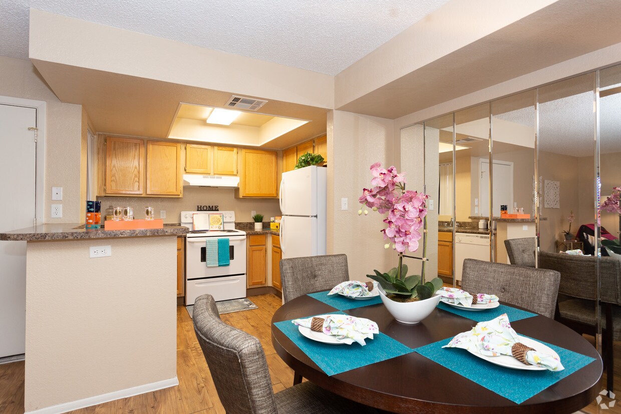 Park At Westgate 6444 N 67th Ave Glendale, AZ Apartments for Rent