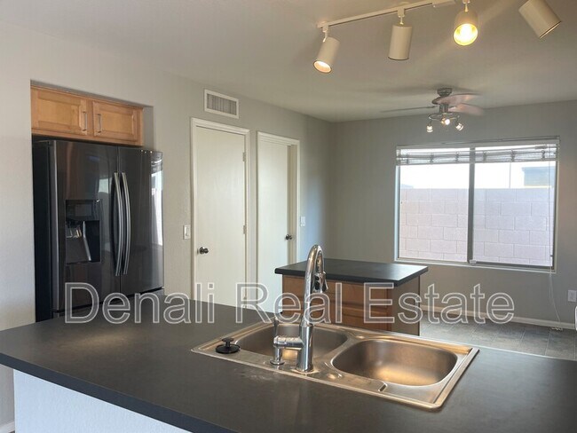 Foto del edificio - 7813 S 47th Ln