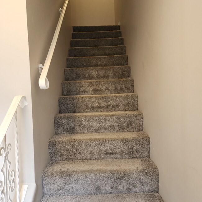 Foto del edificio - 1319 Cedarwood Dr