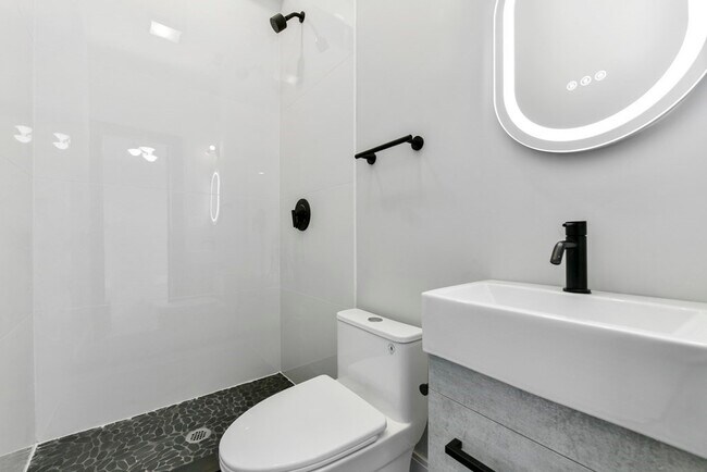 Foto del edificio - 8 Brooks St