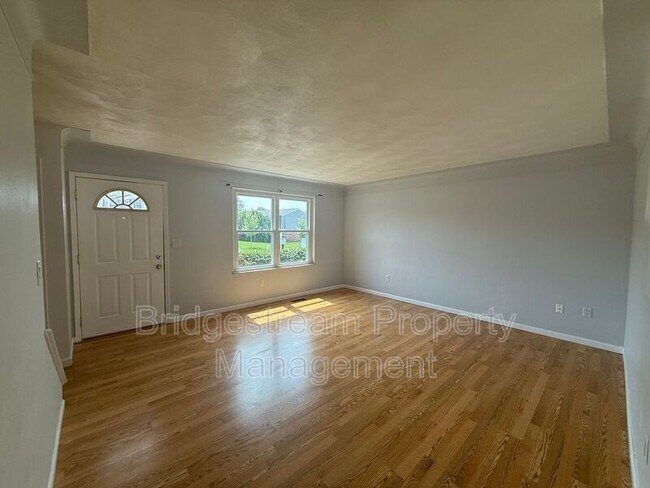 Foto del edificio - 3851 Hillsboro Dr