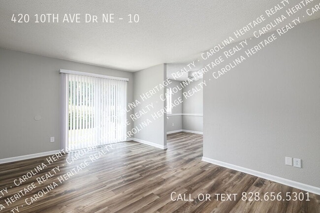 Building Photo - 420 10th Ave Dr NE