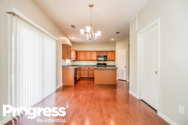 Building Photo - 2040 Silverton Cir