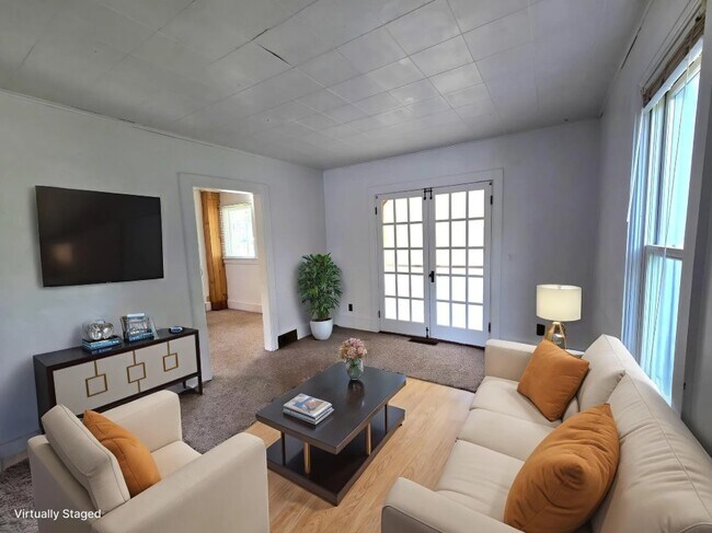 Foto del edificio - 320 W Cedar St