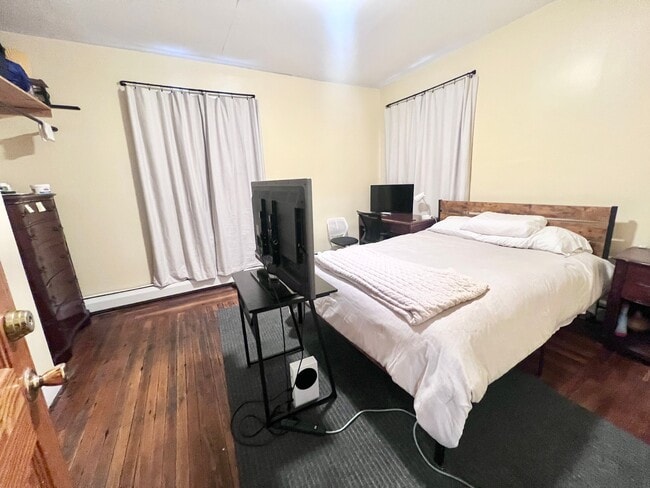 Photo - 206 California Ave Apartment