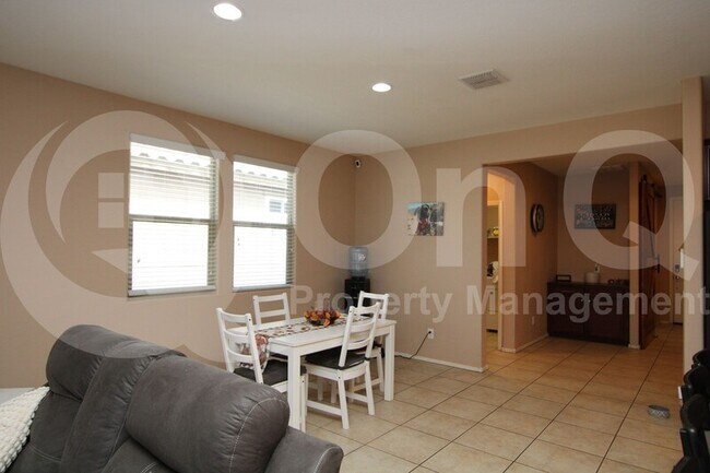 Foto del edificio - 35744 N Bandolier Dr