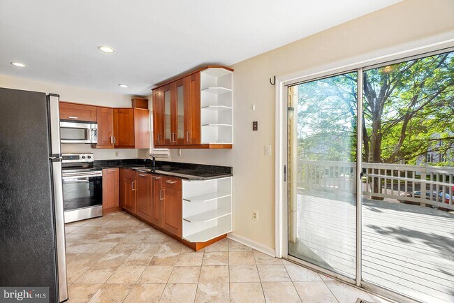Foto del edificio - 872 Bayridge Dr
