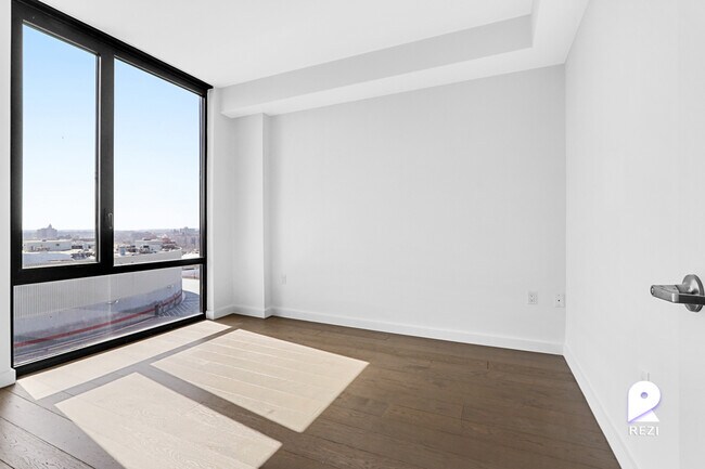 Foto del edificio - 8808 Justice Ave