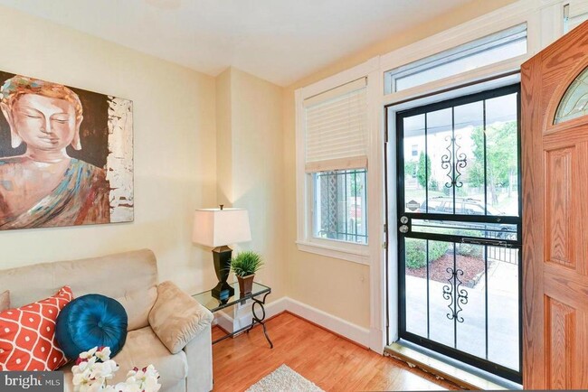 Foto del edificio - 1648 L St NE