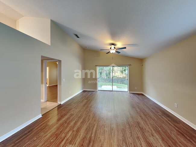 Foto del edificio - 13811 Valleybrooke Ln