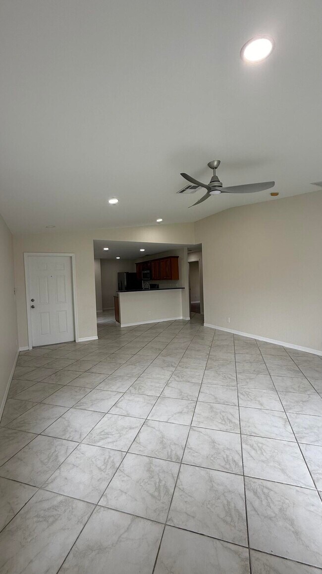 Building Photo - 2131 Newport Isles Blvd
