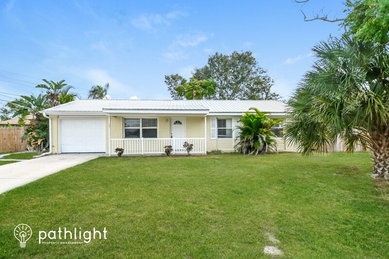 Primary Photo - 7000 Brentford Rd, Sarasota, FL, 34241