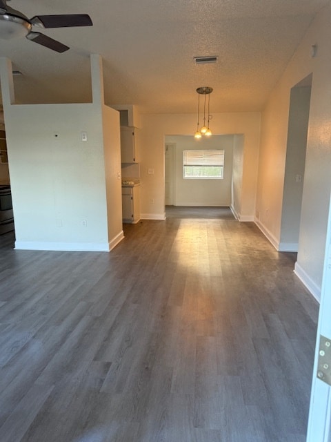 Building Photo - 5398 Colchester Ave