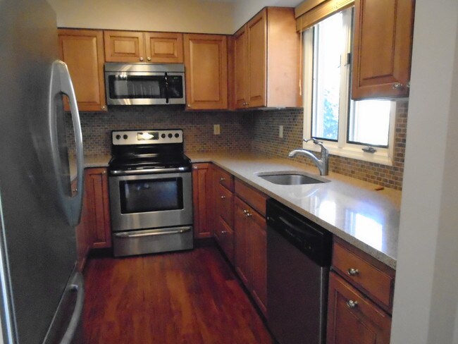 Kitchen View 1 - 335 Melrose Ave