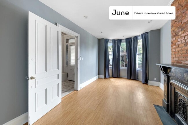 Building Photo - Room in Shared 5 bed/2 bath home