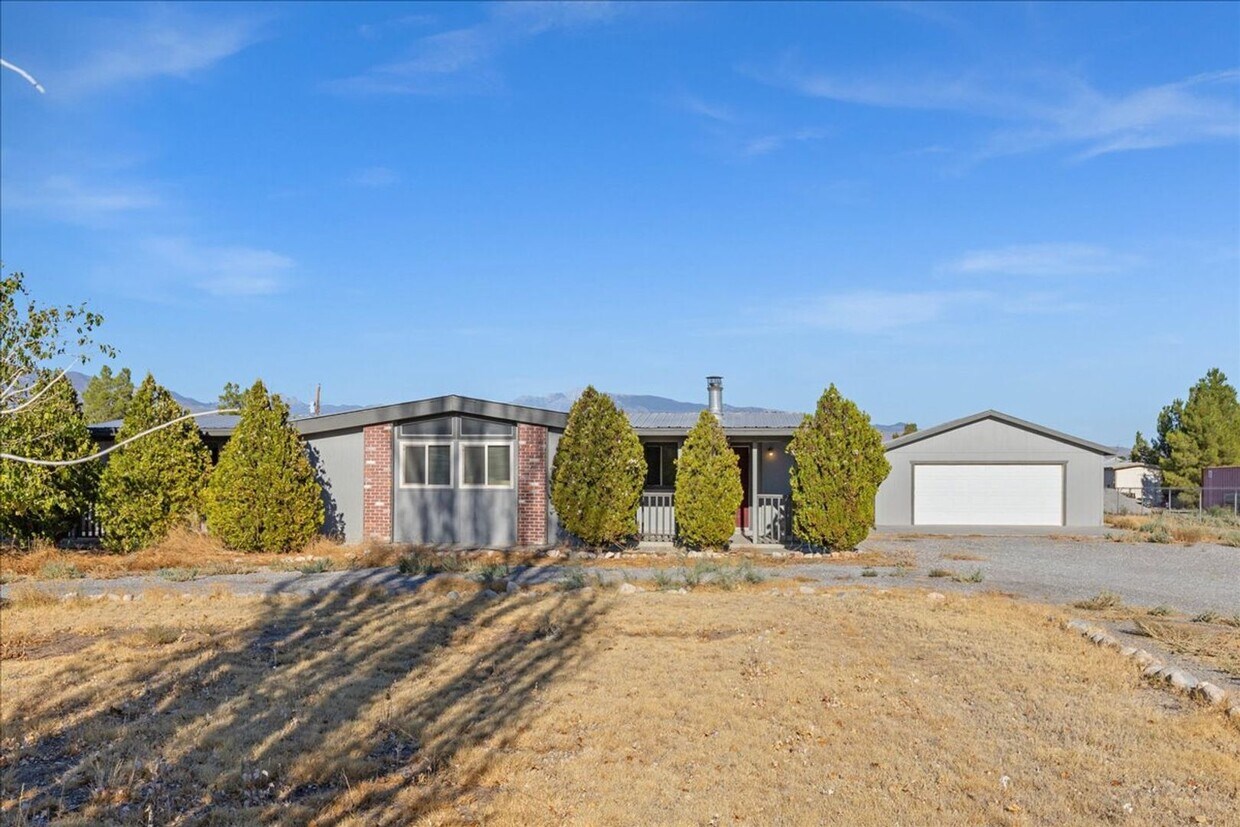 Primary Photo - Charming Pahrump Home on a Quiet Cul-de-Sac