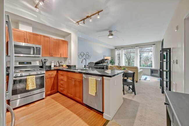 Foto del edificio - Burien Town Square Condo for lease!