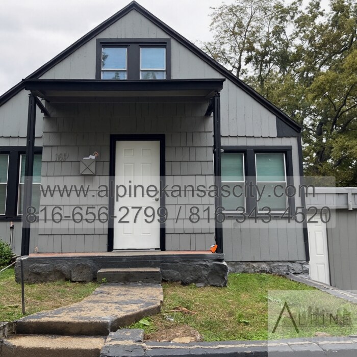 Foto principal - 3 Bedroom NE Home
