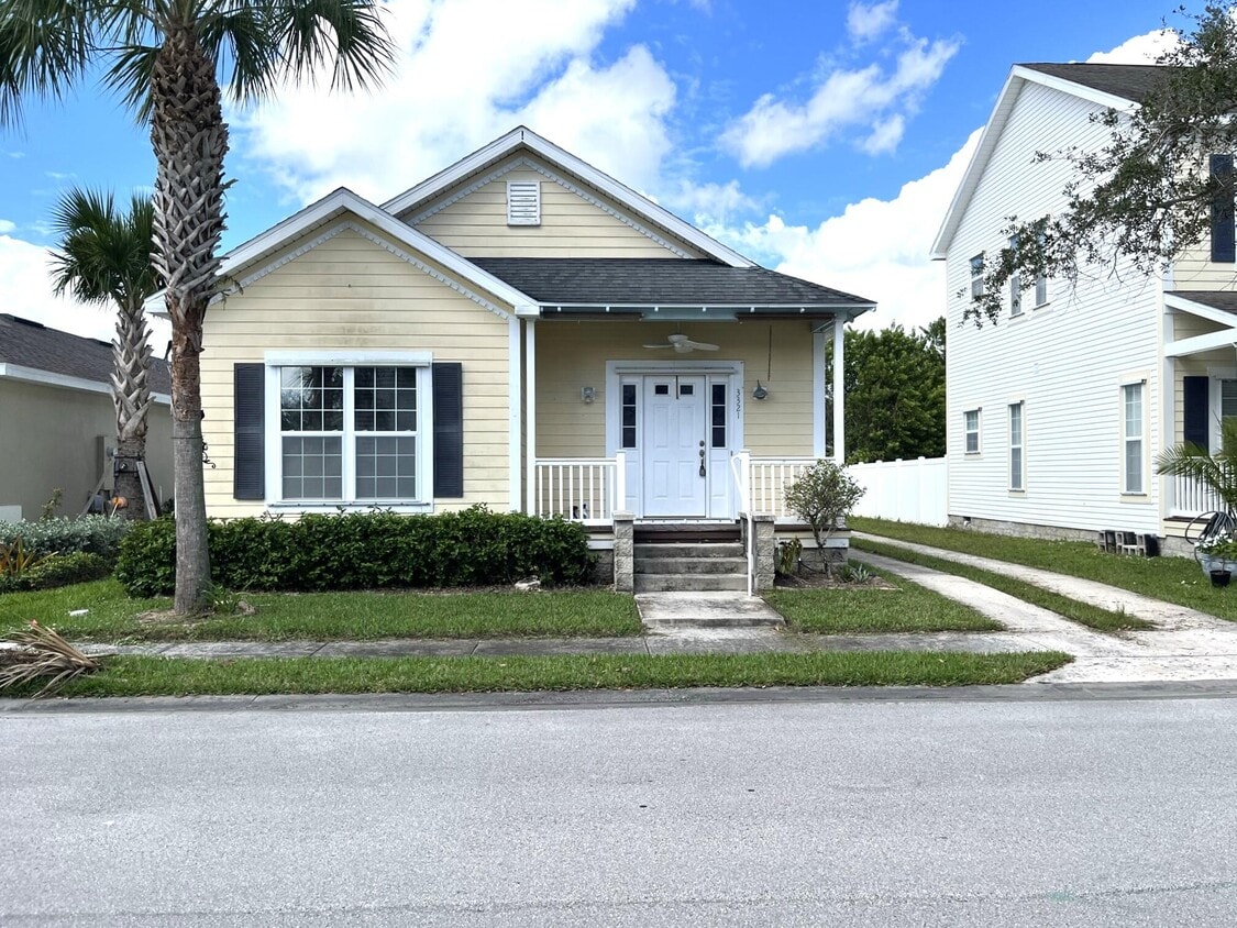 Primary Photo - 3321 Columbia Square Way