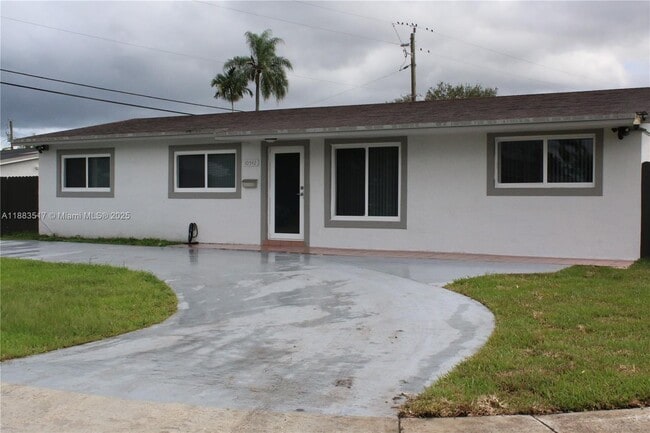 Building Photo - 10542 SW 52nd Terrace
