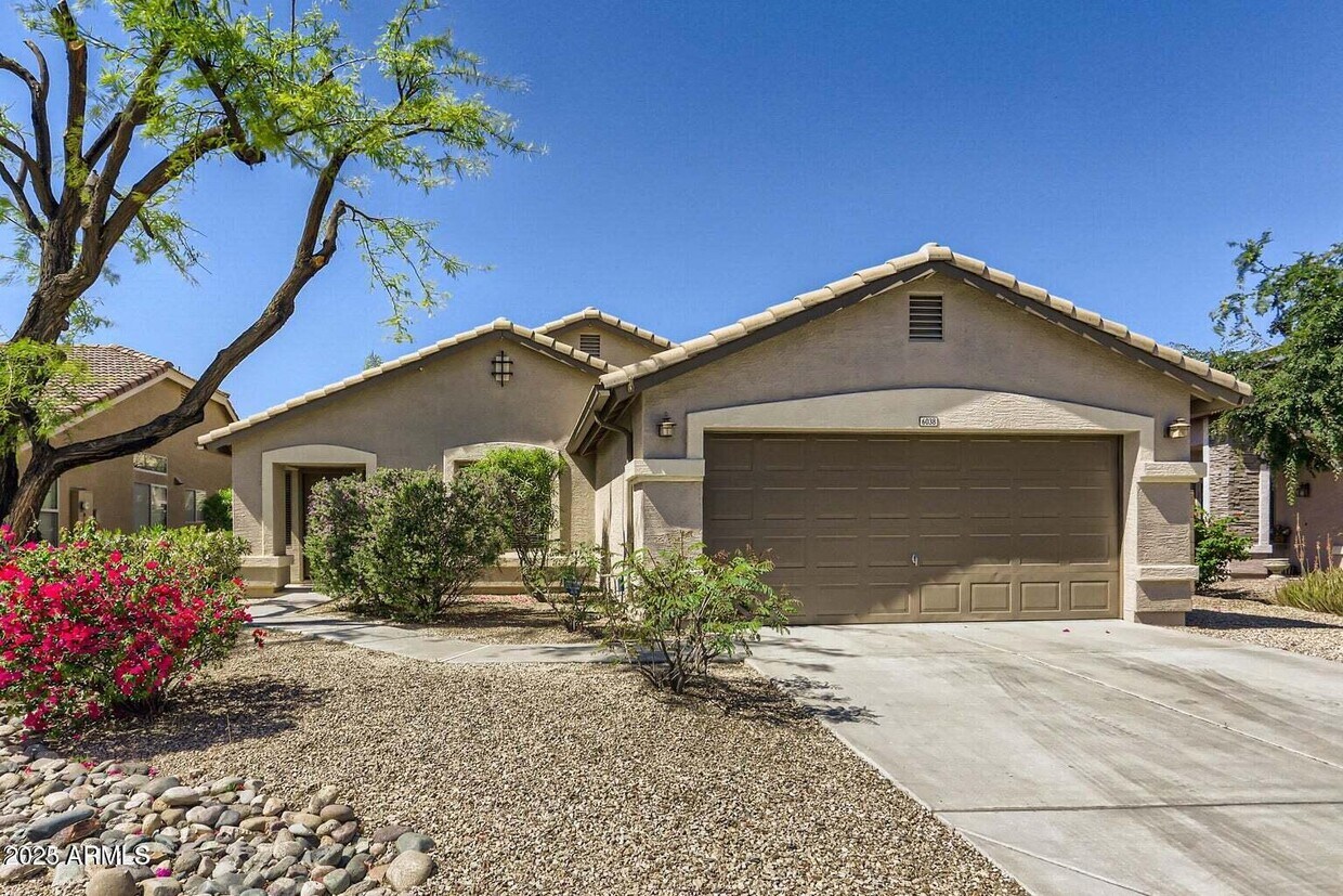 Primary Photo - 6038 N Almanza Ln