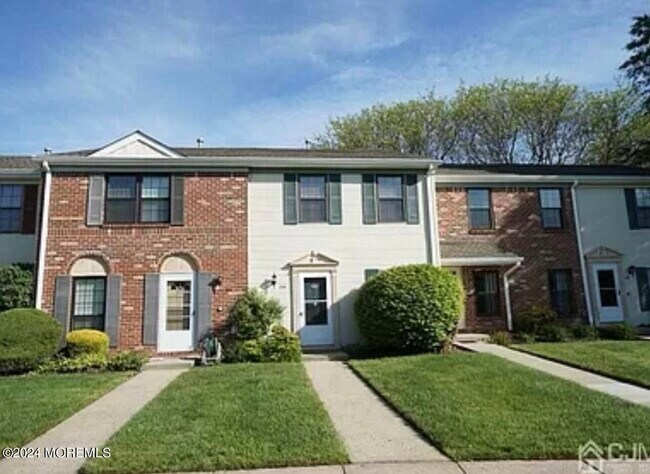 Building Photo - 254 Bromley Pl