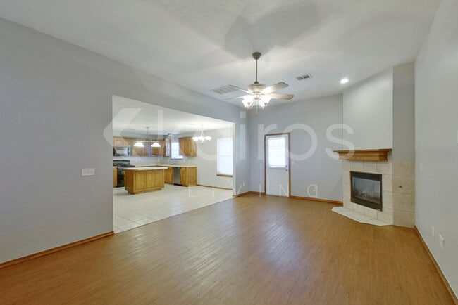 Building Photo - 521 SW 163rd St