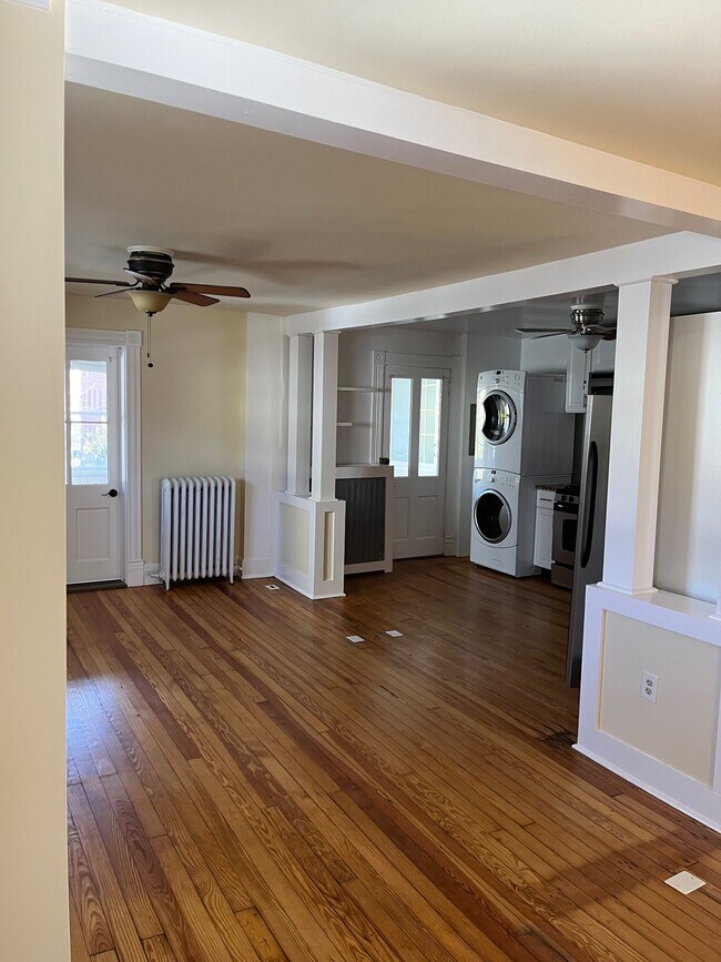 Foto del edificio - 619 Caroline St