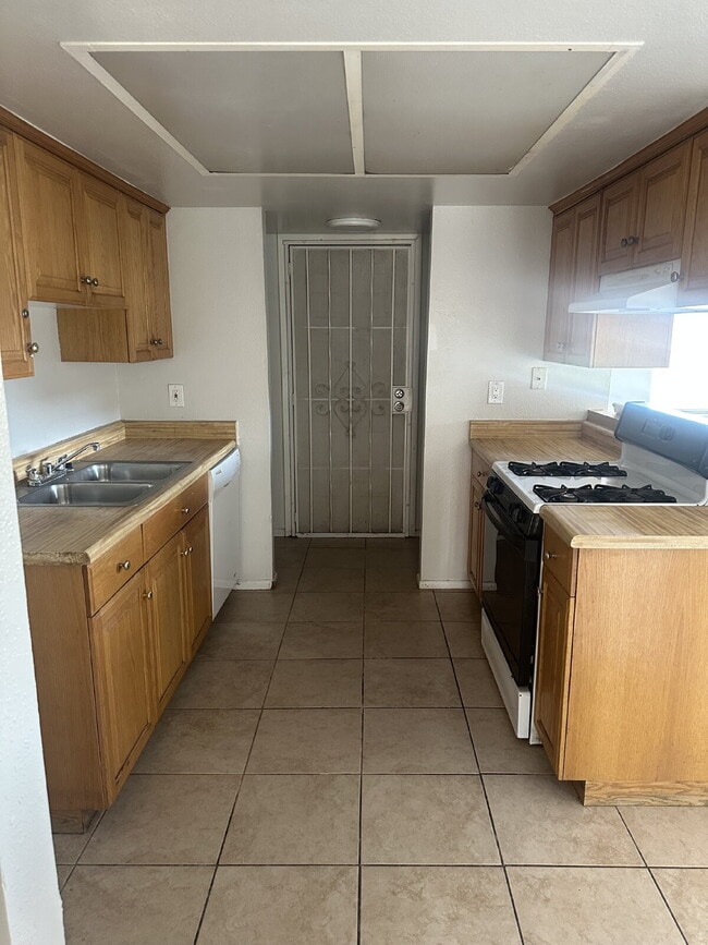 Building Photo - 8424 W Monterosa St